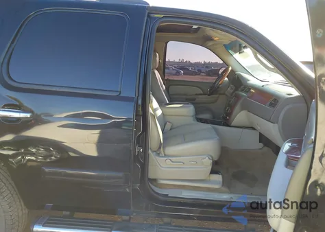 2008 Chevrolet Tahoe Lt z USA, uszkodzony, nr VIN 1GNFC13038R235297